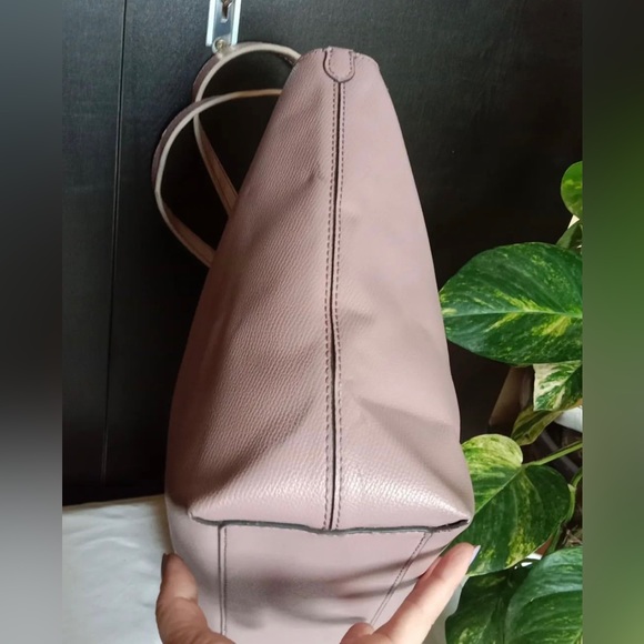 Vintage Burberry tote bag. Used . Size medium - Picture 13 of 13